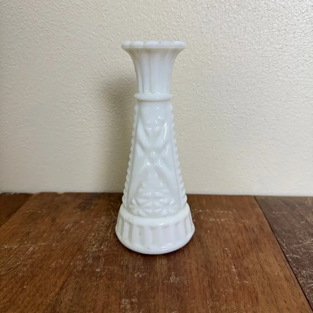 Vintage Ring of Fire Milk Glass Short Pressed Glass 6 inches Bud‎ Vase - Picture 3 of 9